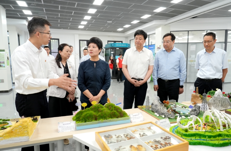 校团委书记陈龙介绍成人色情
志愿项目开展情况.jpg